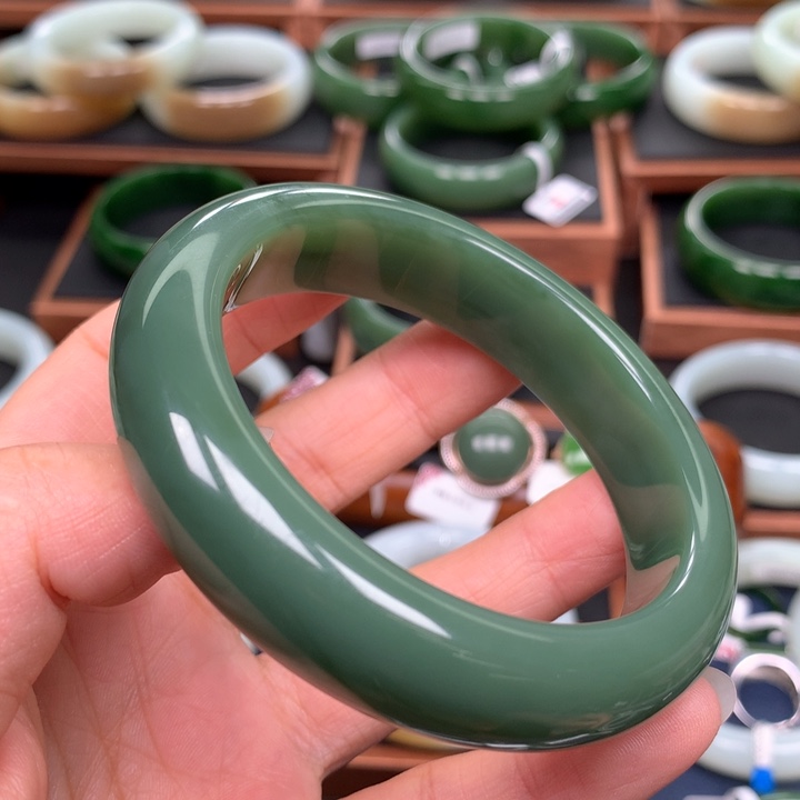 和田玉（碧玉）手镯未镶嵌59