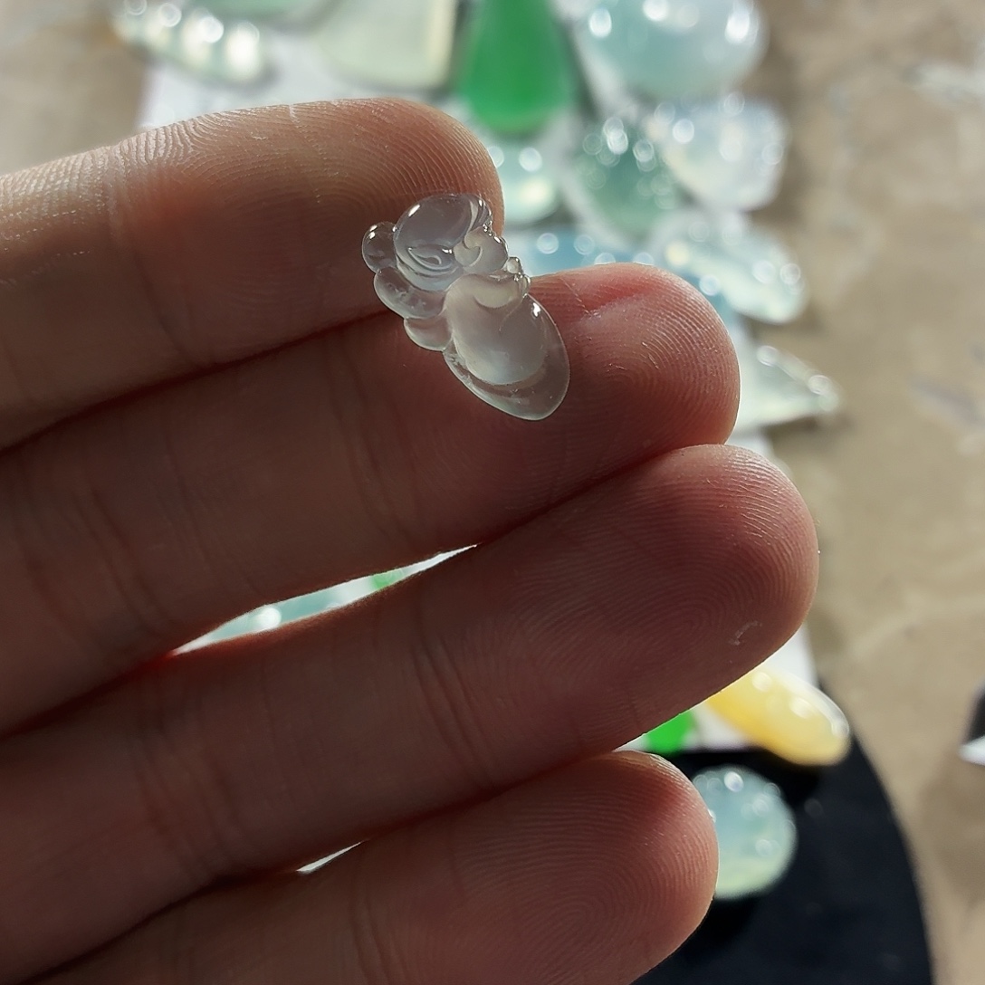 百***果翡翠未镶嵌颈饰翡翠