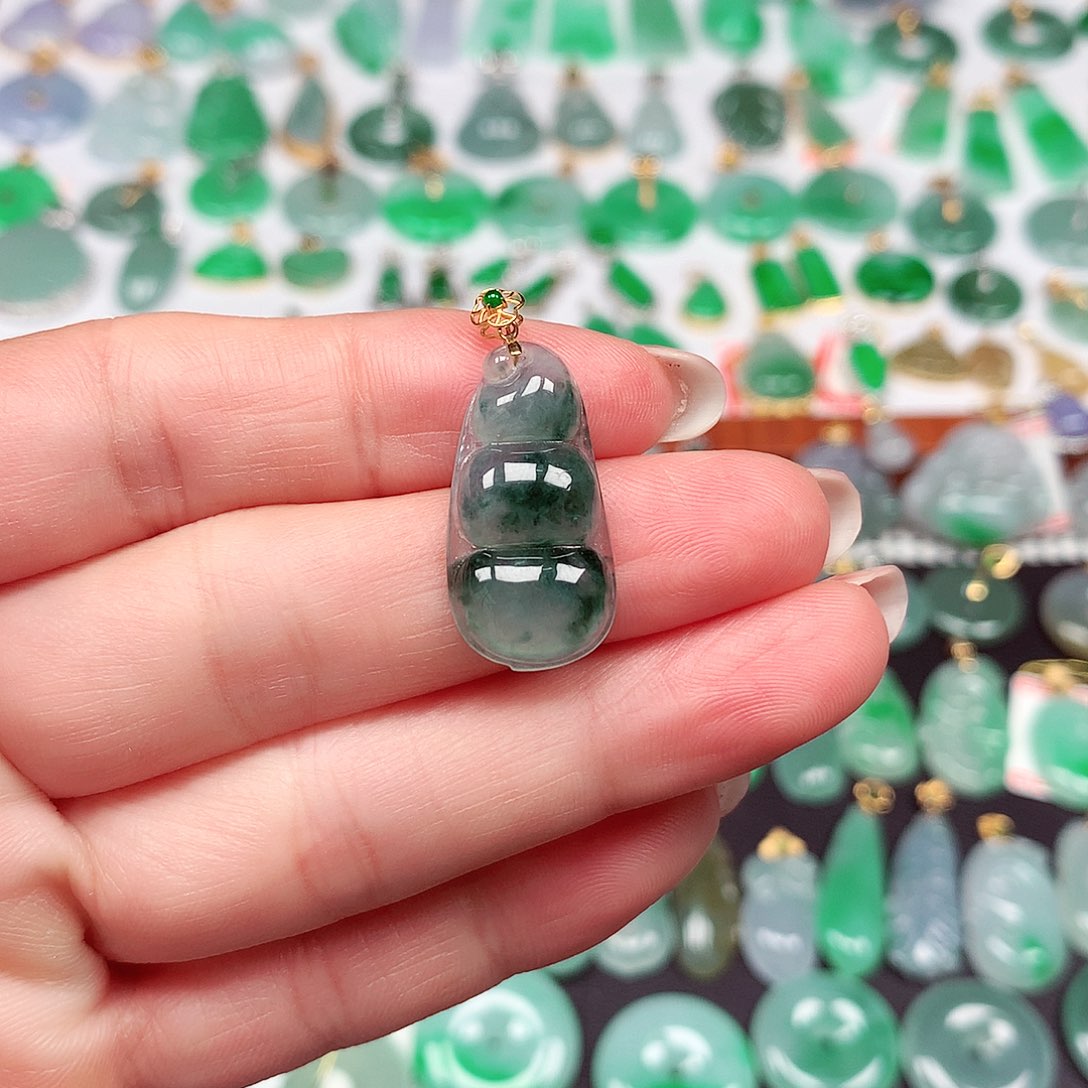 翡翠颈饰18K金镶嵌天然翡翠A货