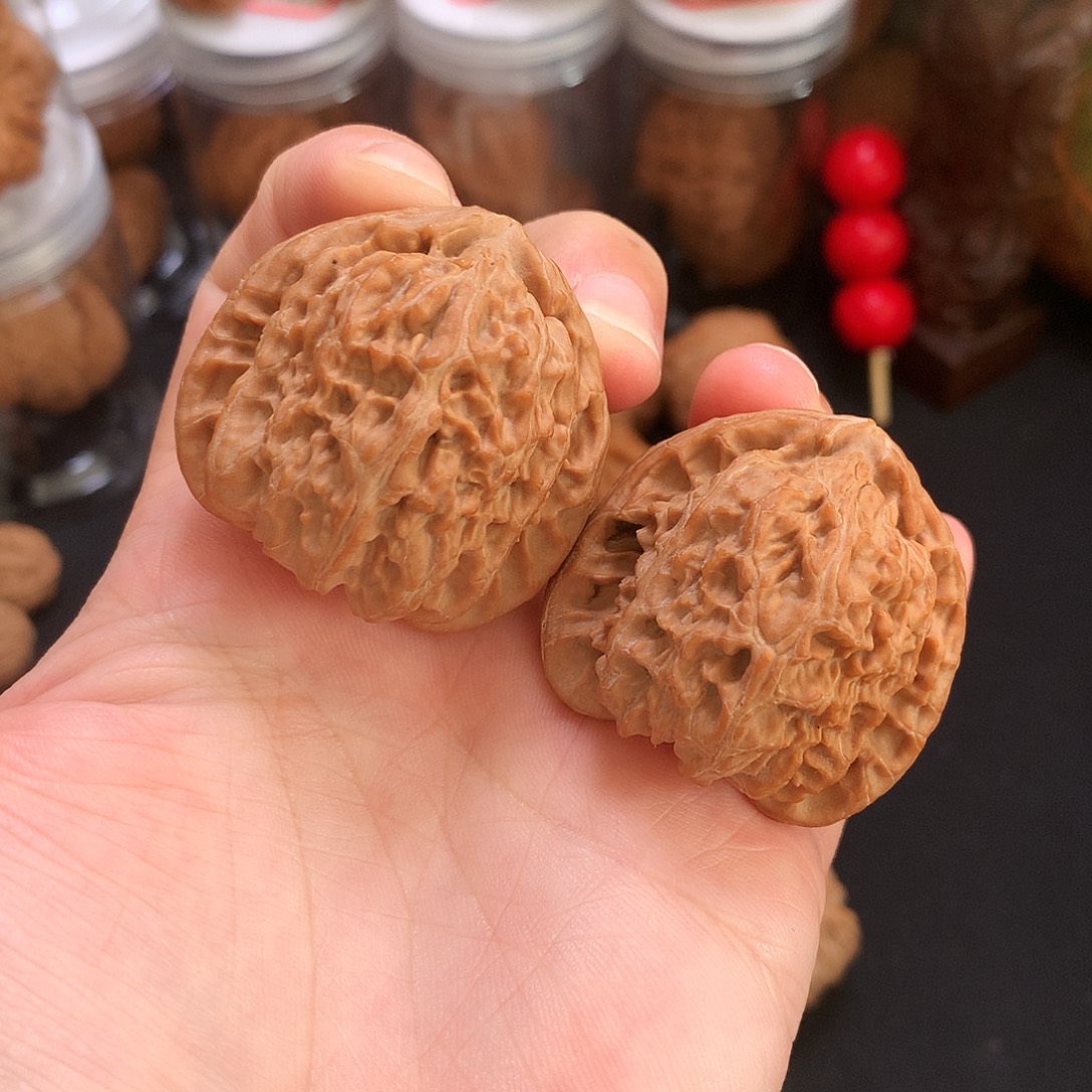 文玩核桃把件三角白39