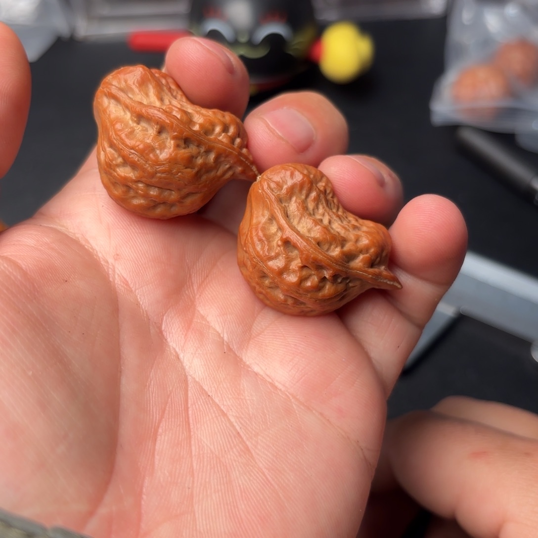 哈***哈文玩核桃把件81000000