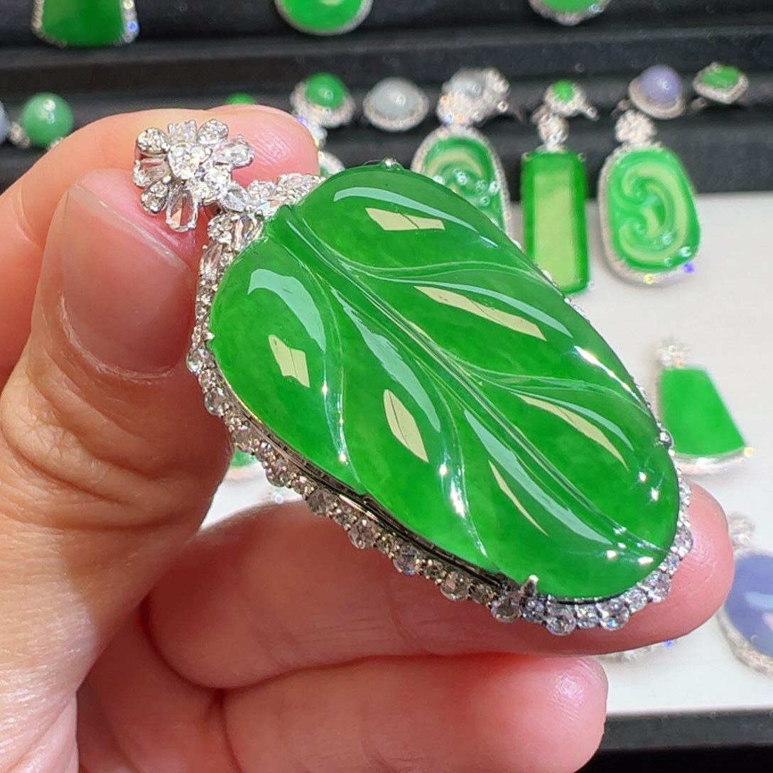 翡翠吊坠(不含链)18K金镶嵌