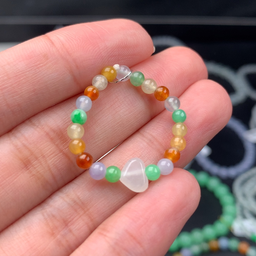 翡翠手链未镶嵌卡