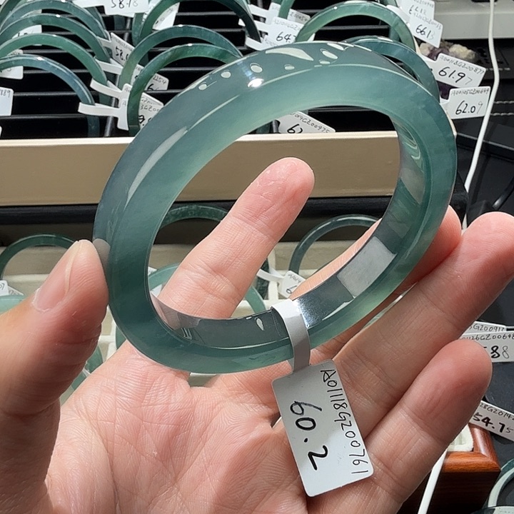 翡翠手镯未镶嵌何*真60.2