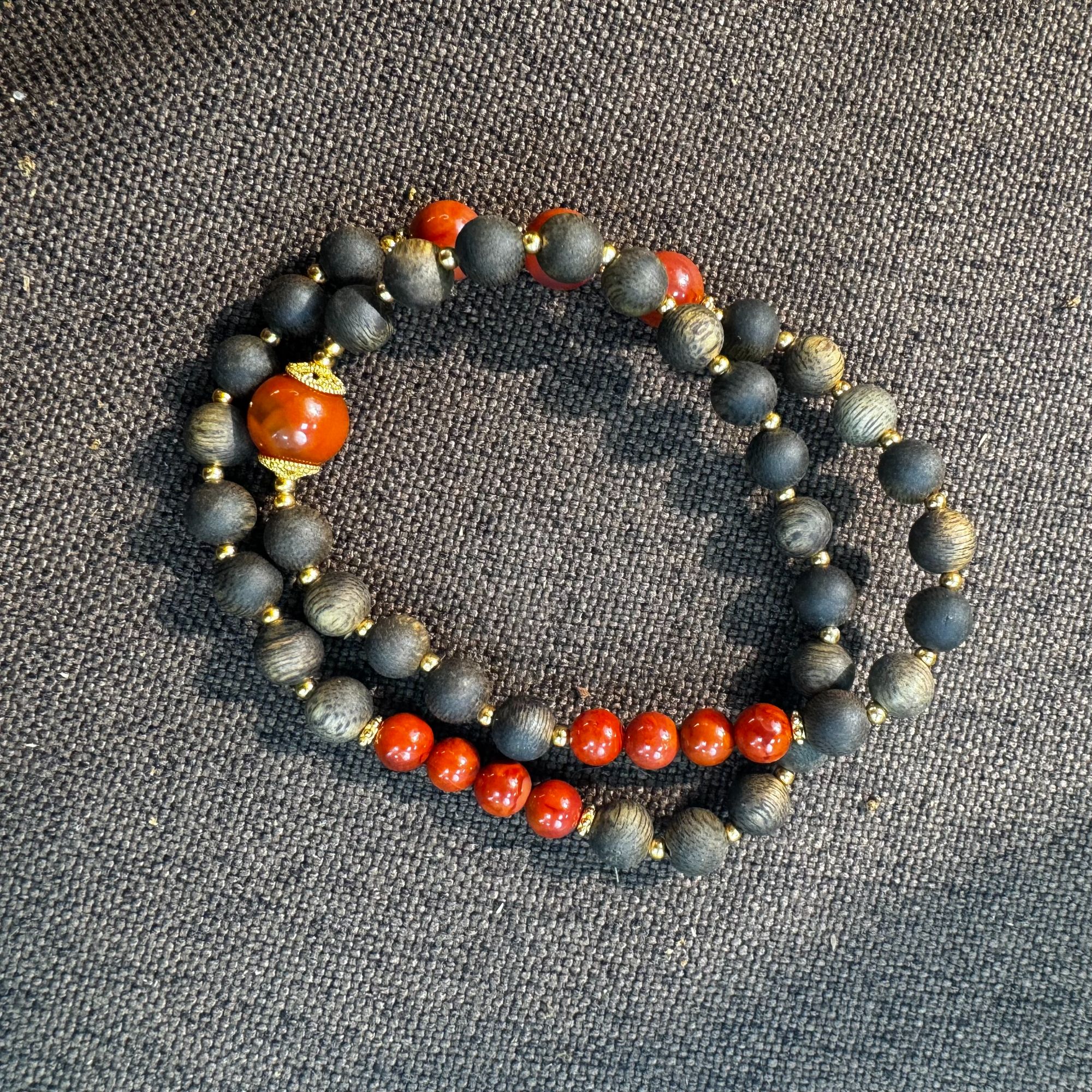 沉香特级留疤绿棋卡6双圈设计款(红灯笼)