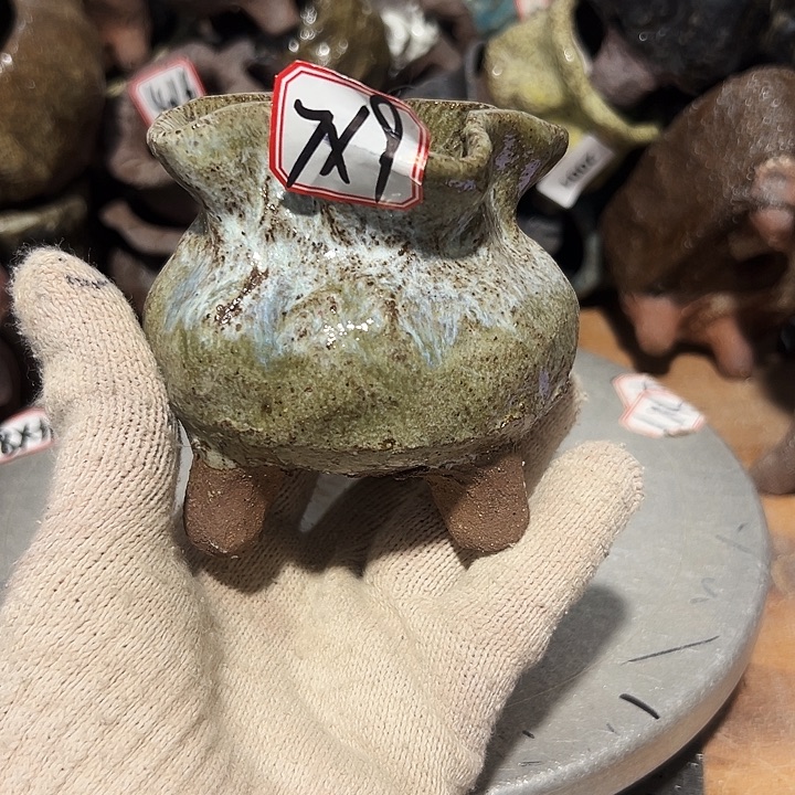 粗陶花盆，现在都不一样