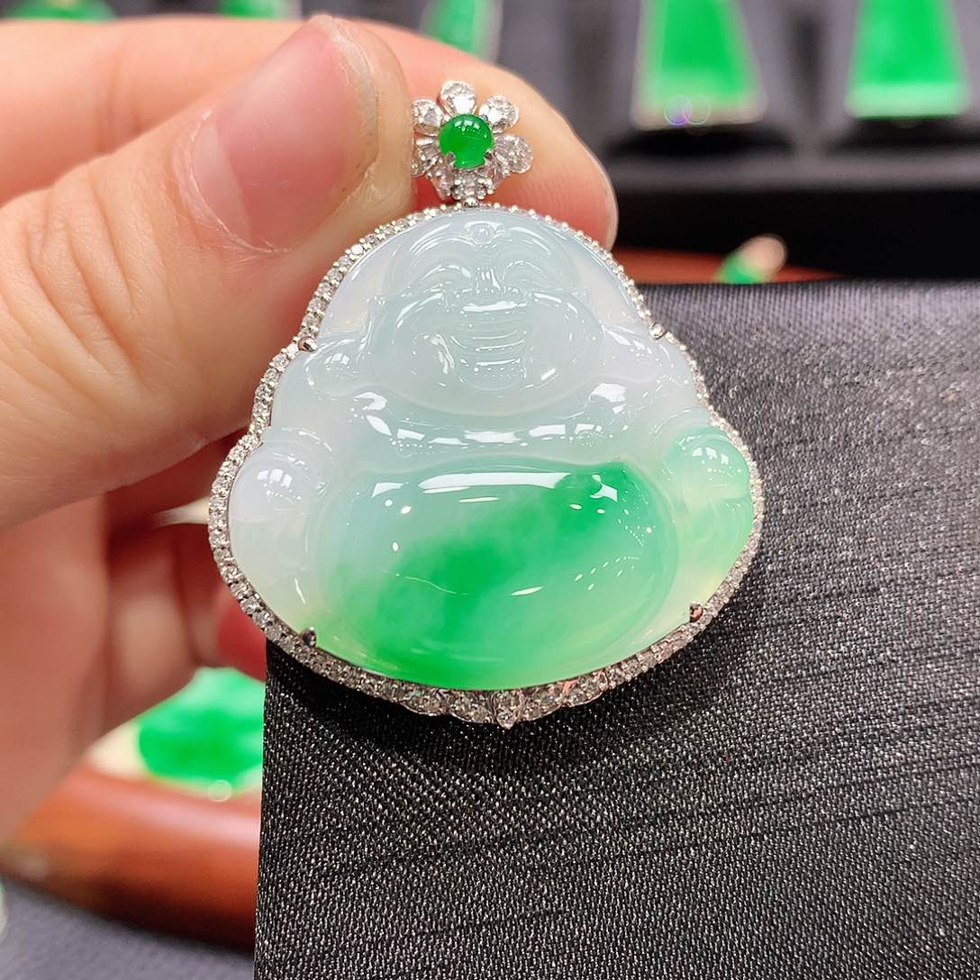 翡翠颈饰18K金镶嵌佛公