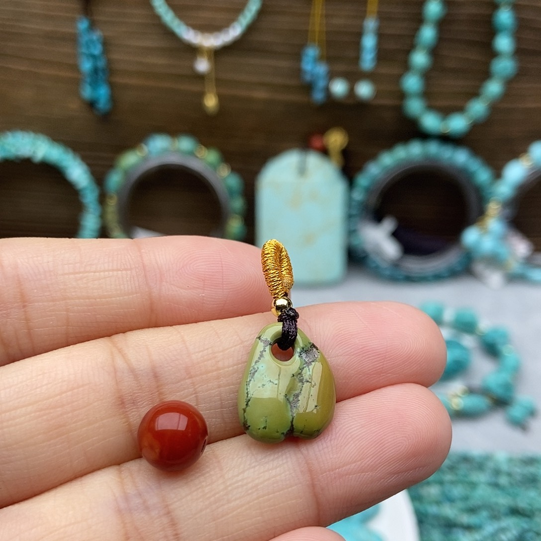 南红玛瑙未镶嵌侧挂