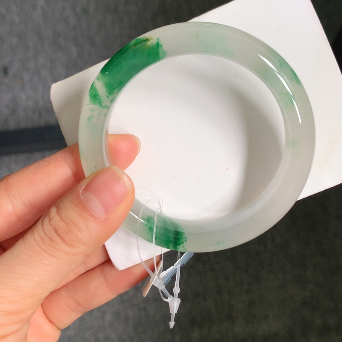 石英质玉（非洲翠）未镶嵌手镯