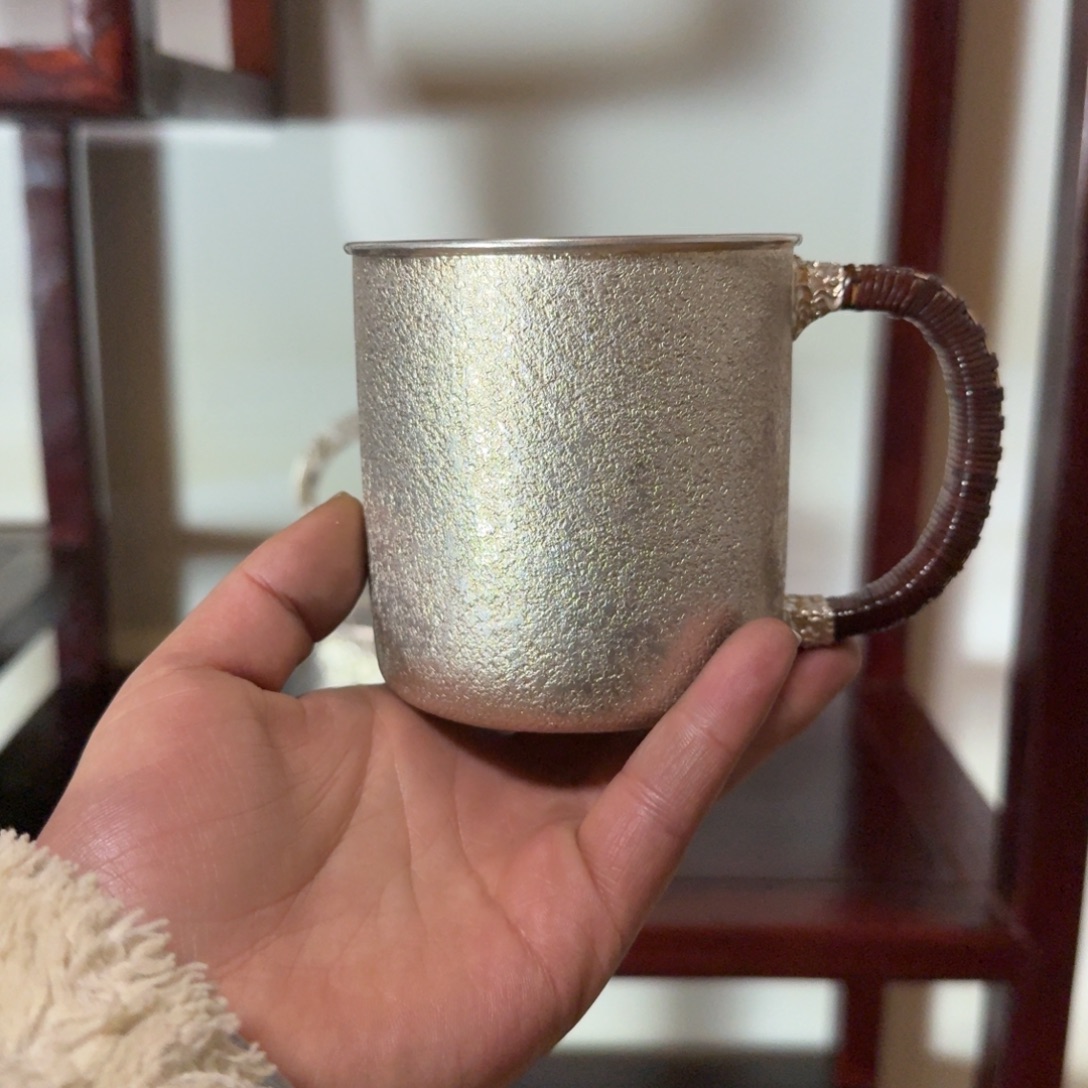 卓***远足银999纯手工马克杯208克假一赔十