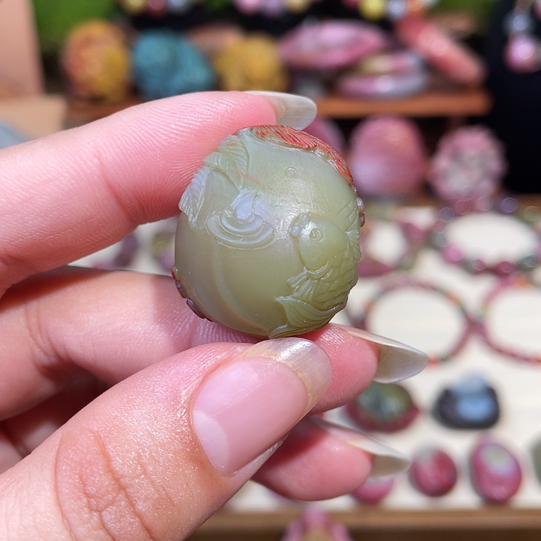 玛瑙/玉髓未镶嵌手串盐源玛瑙福利包浆鱼戏莲