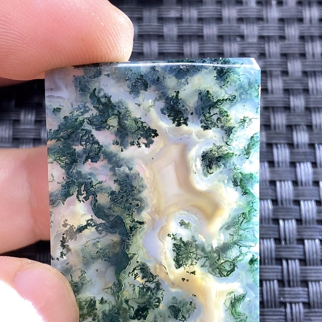 玛瑙/玉髓颈饰未镶嵌商*