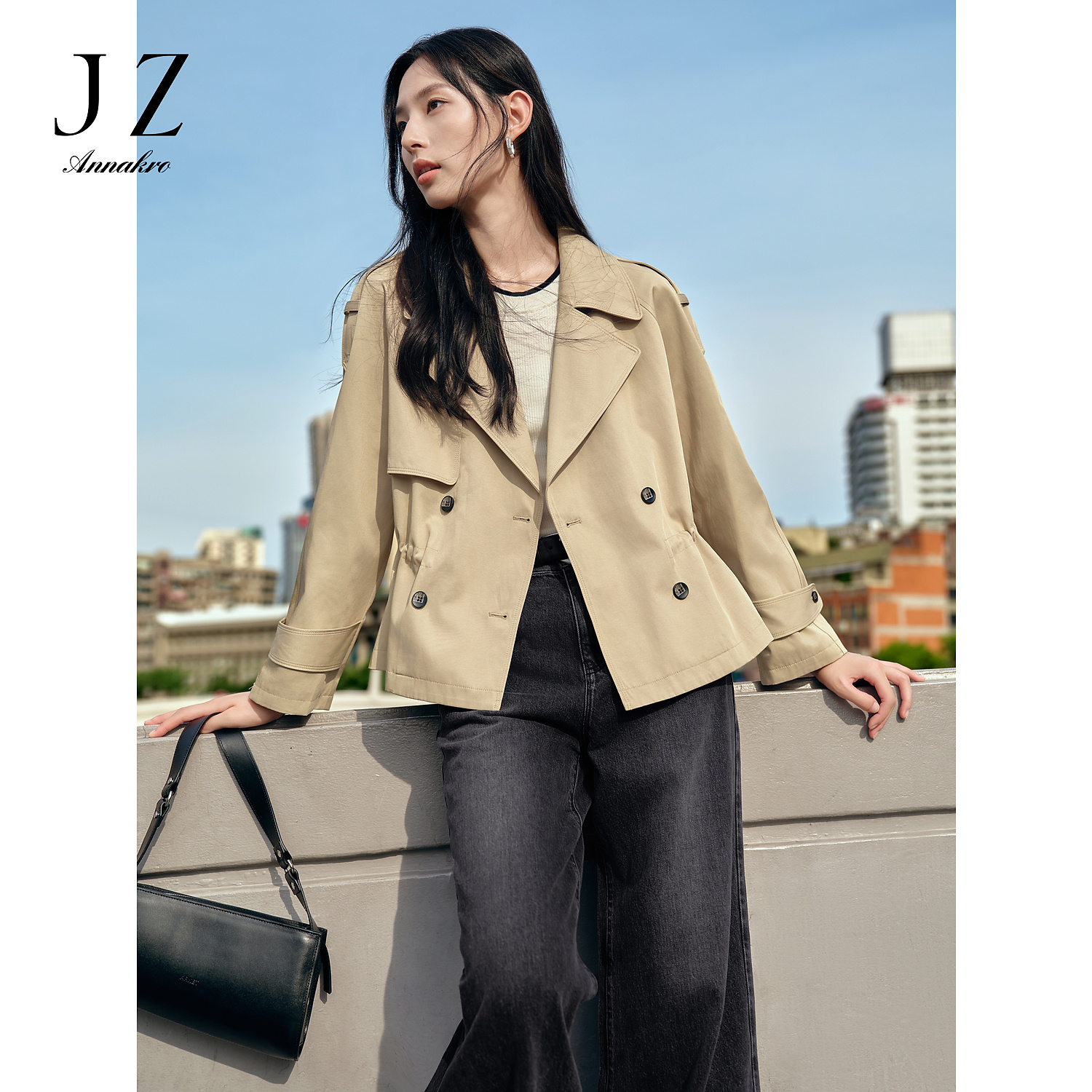 【丽公主专属】玖姿·安娜蔻KWFQ41203风衣短款驳领抽绳风衣外套女