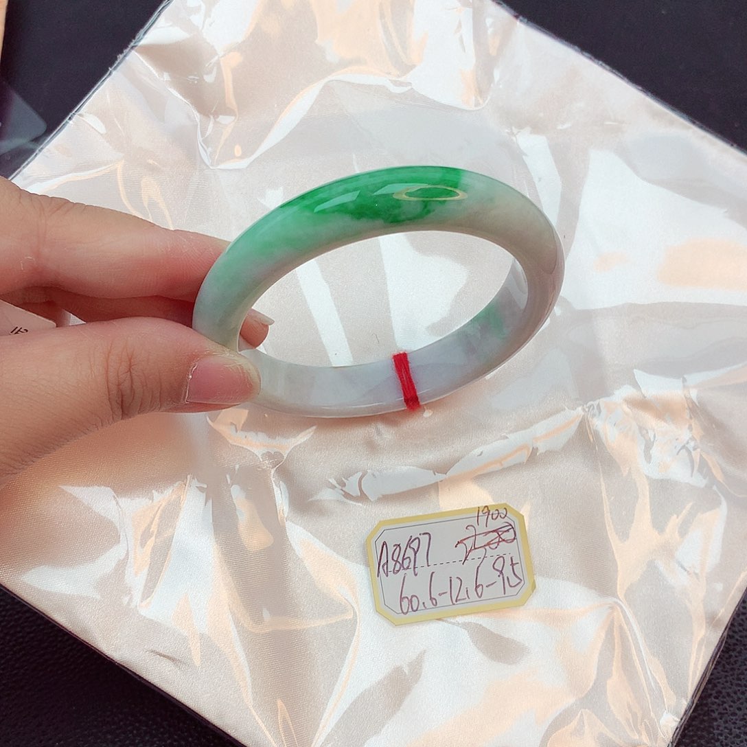 翡翠手镯未镶嵌天然缅甸翡翠A货