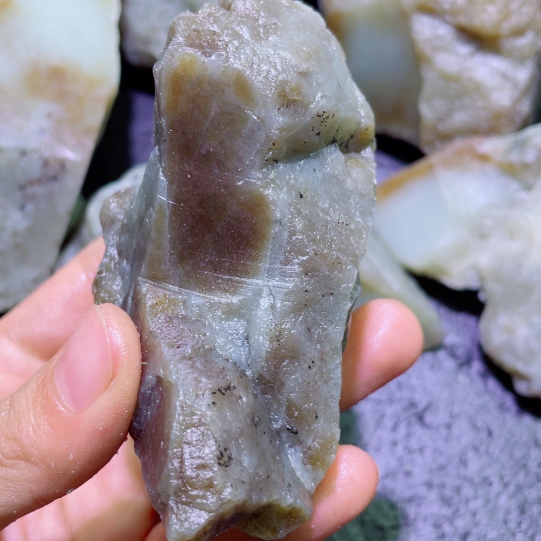 和田玉未镶嵌珠宝半成品