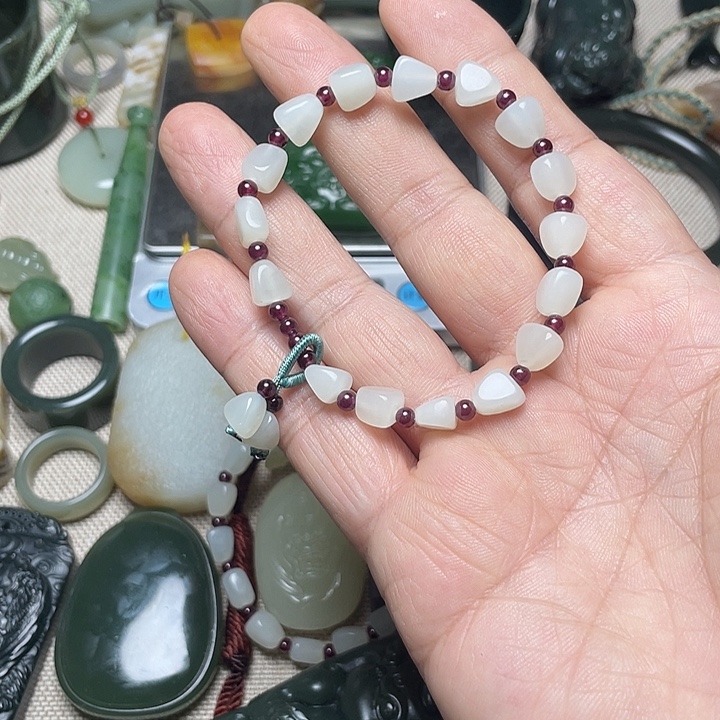 和田玉（糖玉）未镶嵌颈饰