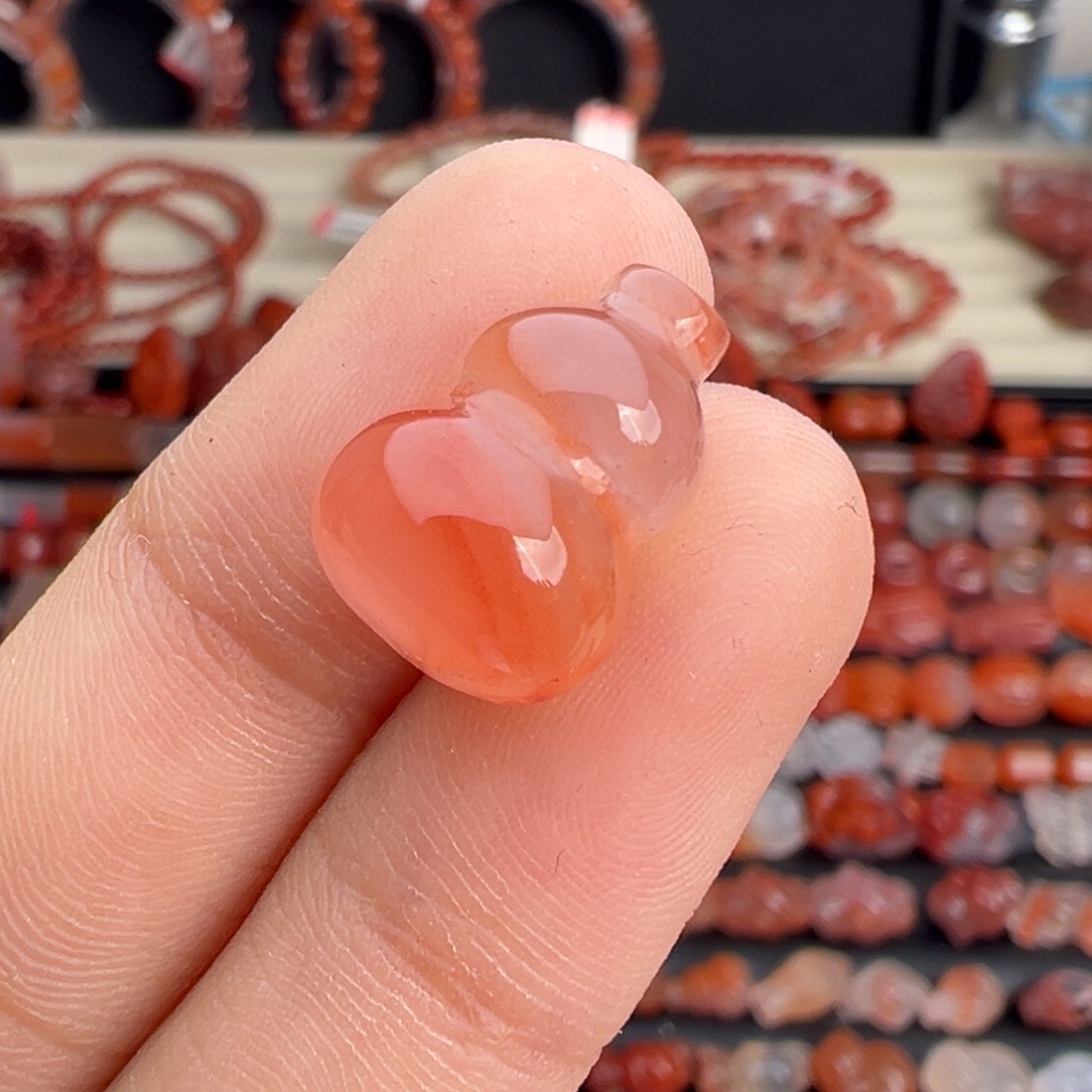 南红玛瑙未镶嵌颈饰葫芦