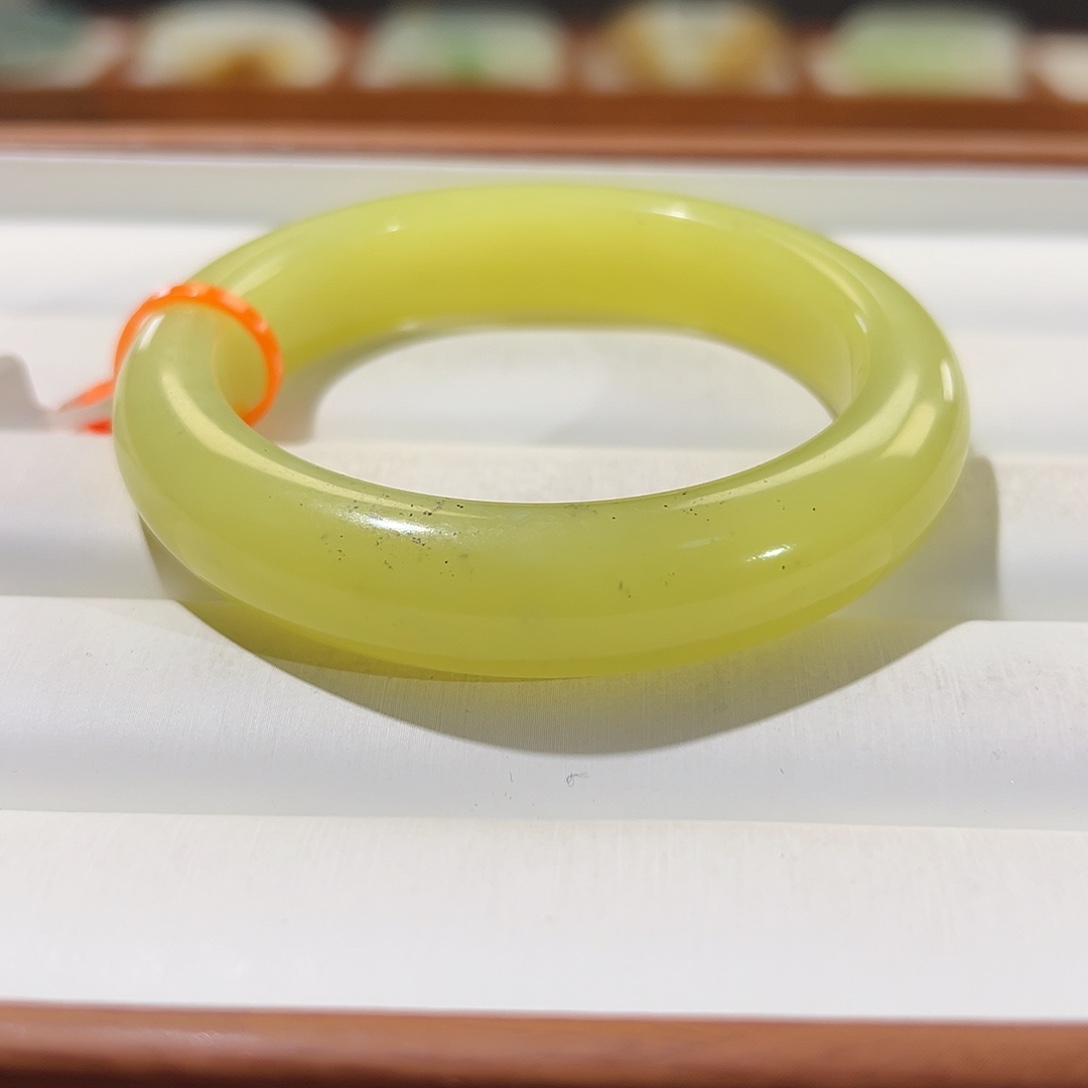 和田玉手镯未镶嵌鸡油黄青花黄口