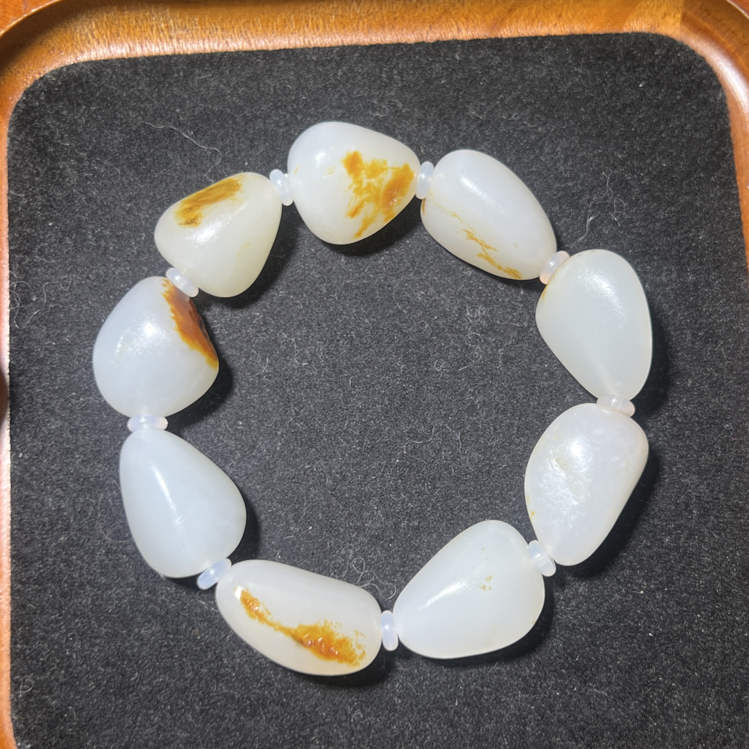 新疆和田玉籽手串51.8克一级白