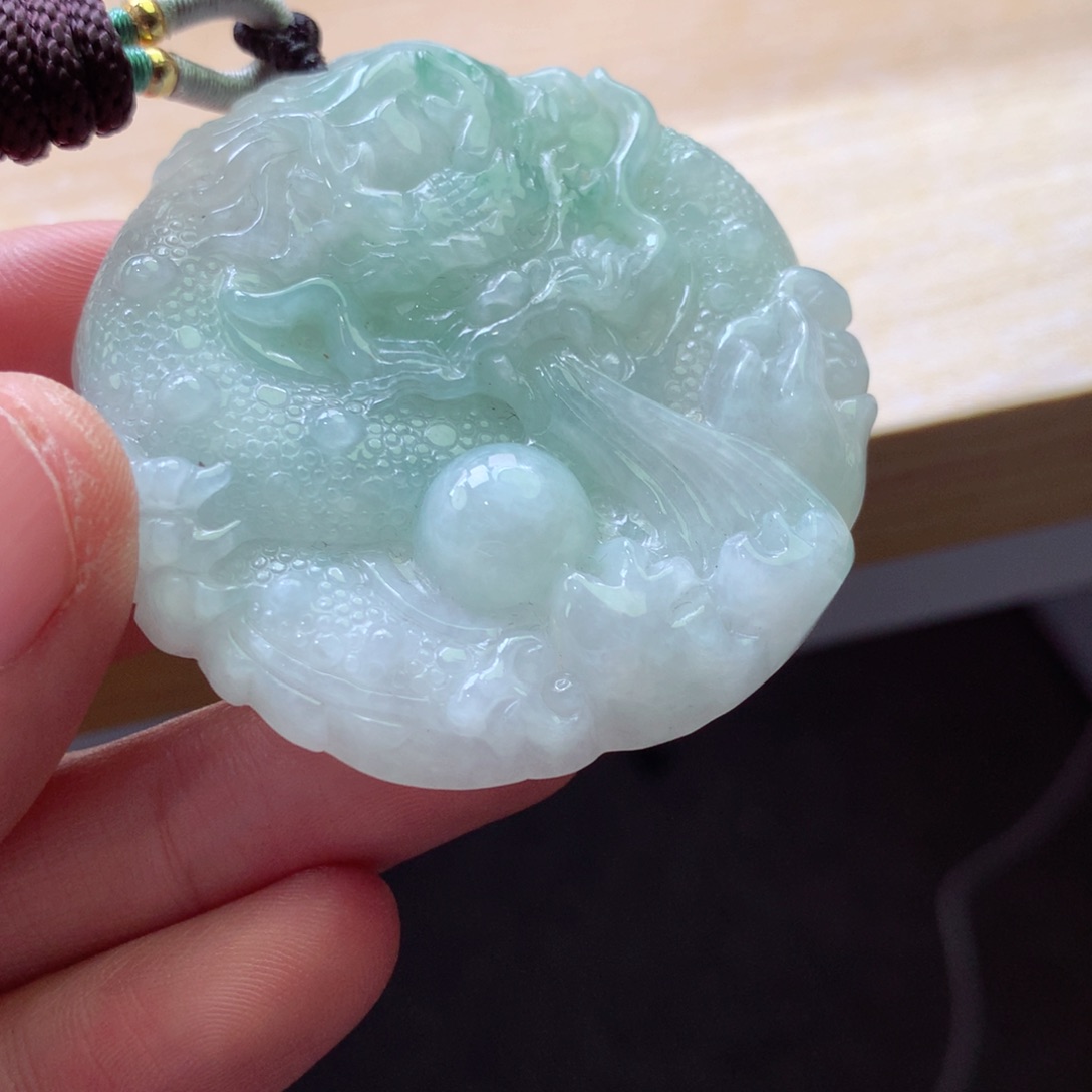 翡翠颈饰未镶嵌吊坠