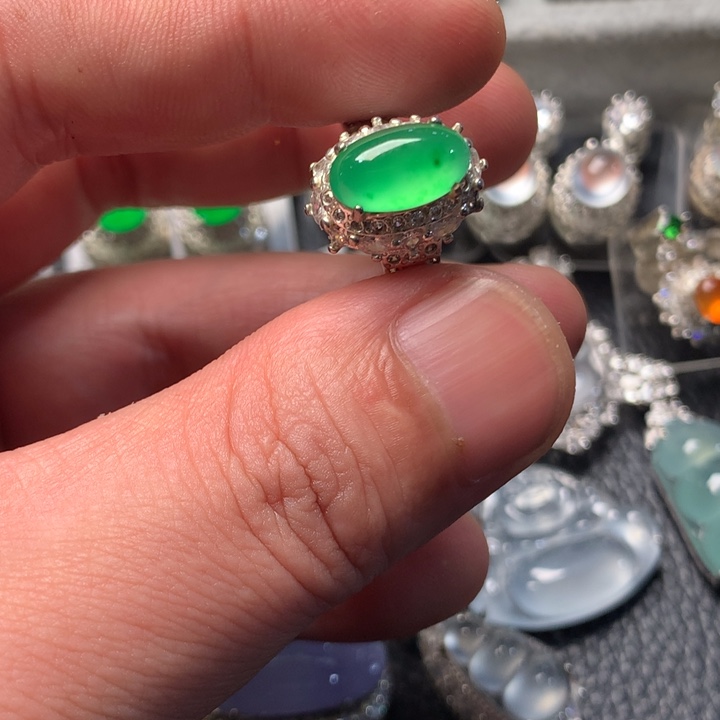 翡翠未镶嵌戒指木那绿戒掉尺寸11.46.8 4.7