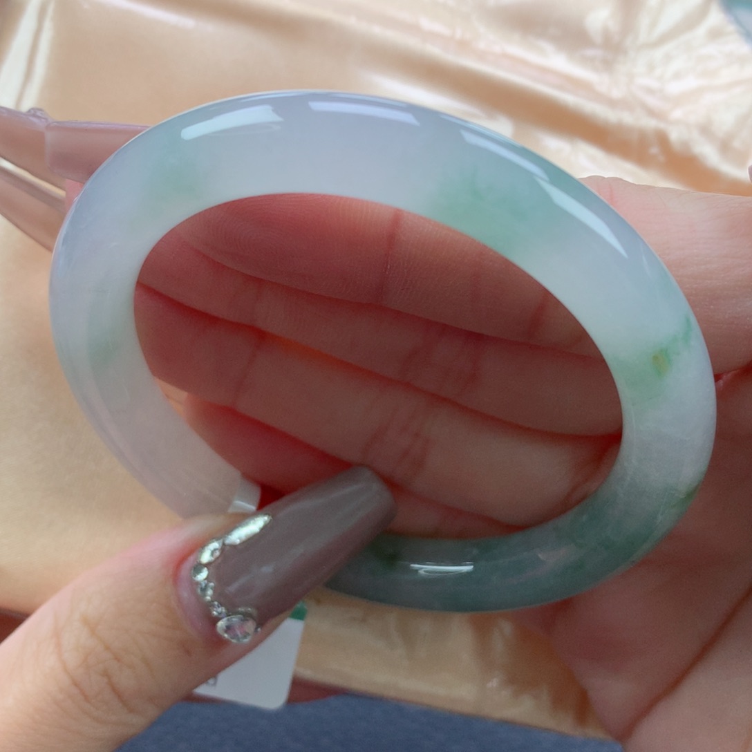 翡翠手镯未镶嵌52.8圆条