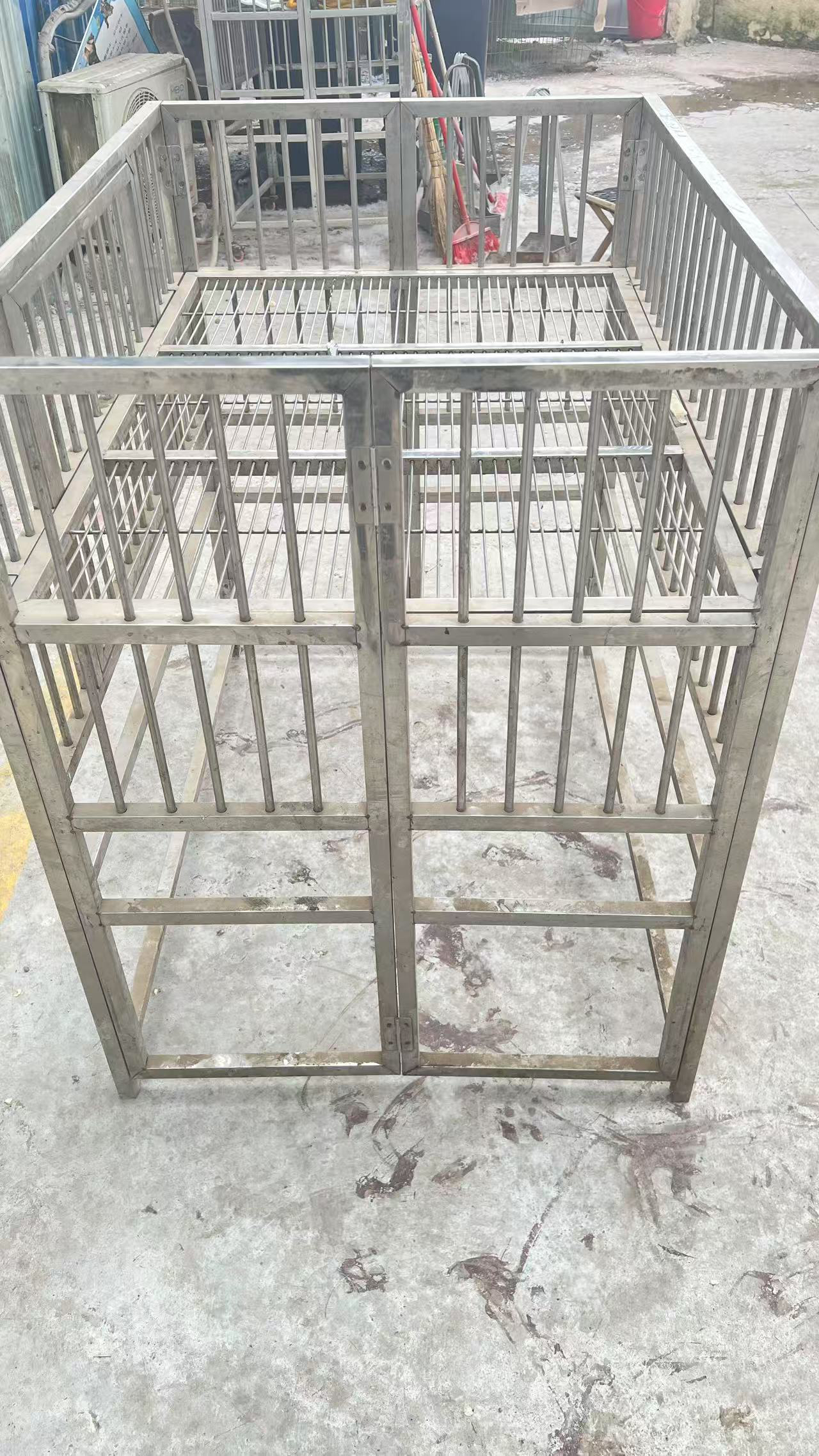 加厚不锈钢狗笼子中大型犬室内外耐咬耐锈带轮宠物笼子