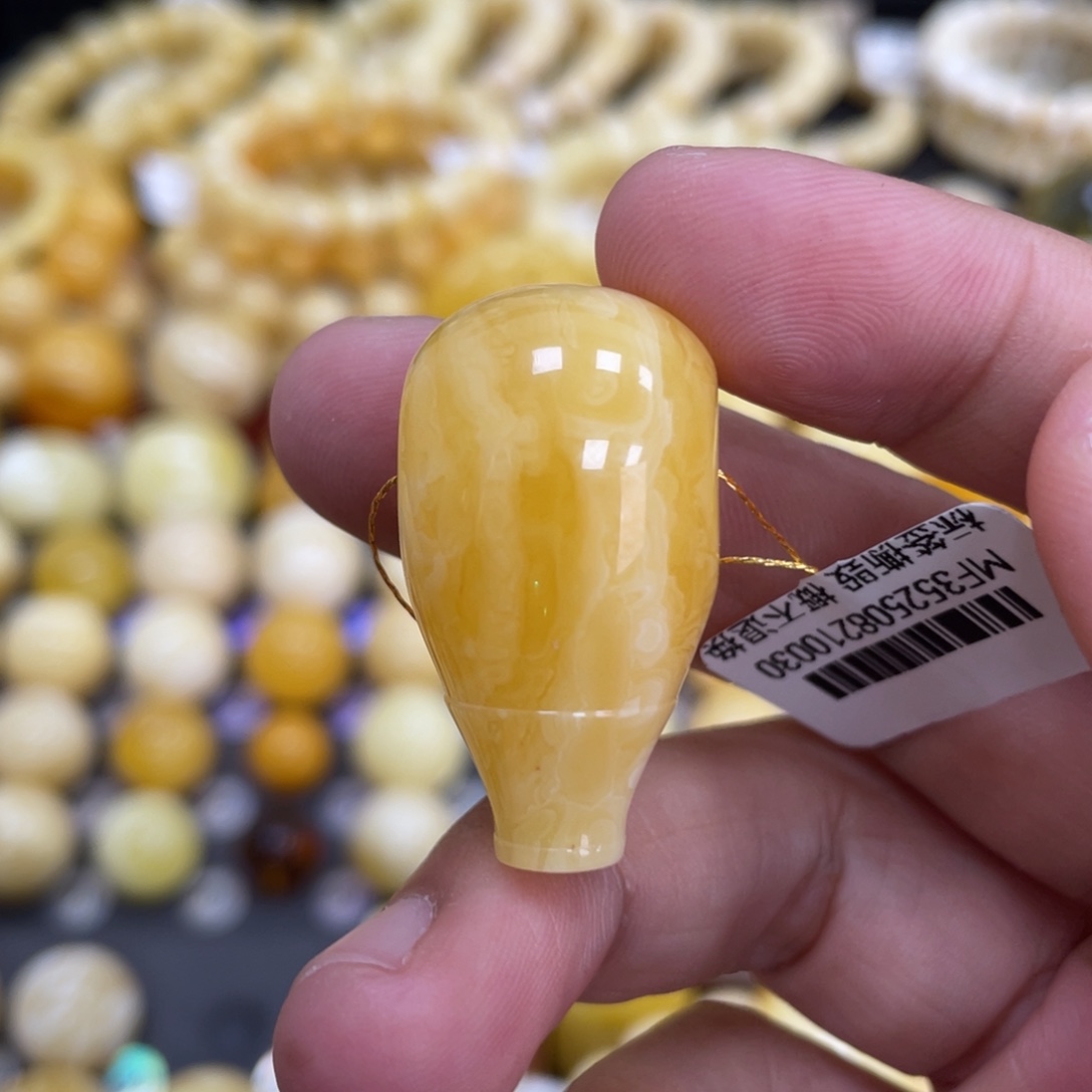 裸石蜜蜡未镶嵌17.6mm焦皮 瑕 佛头
