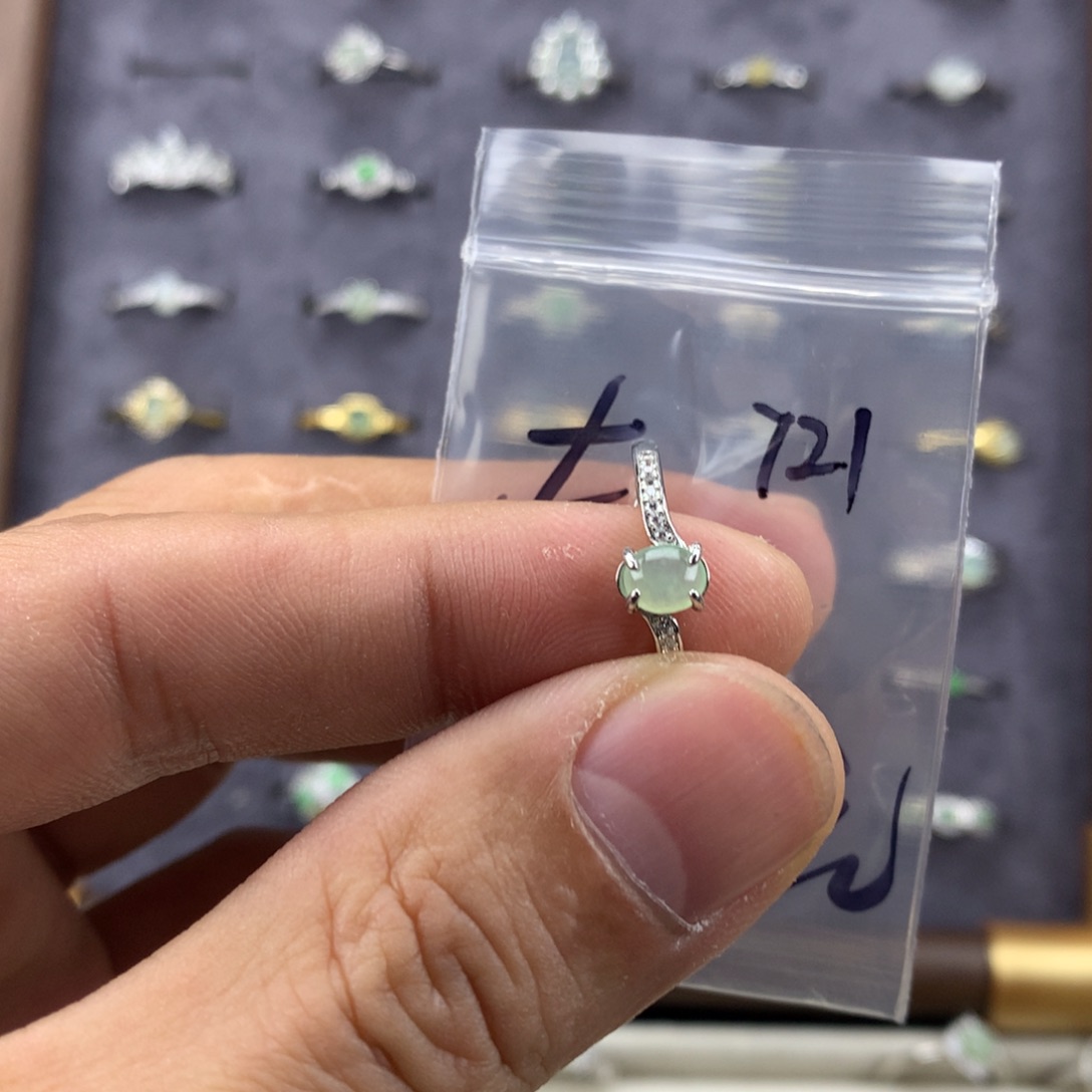 铃***铛翡翠未镶嵌戒指721