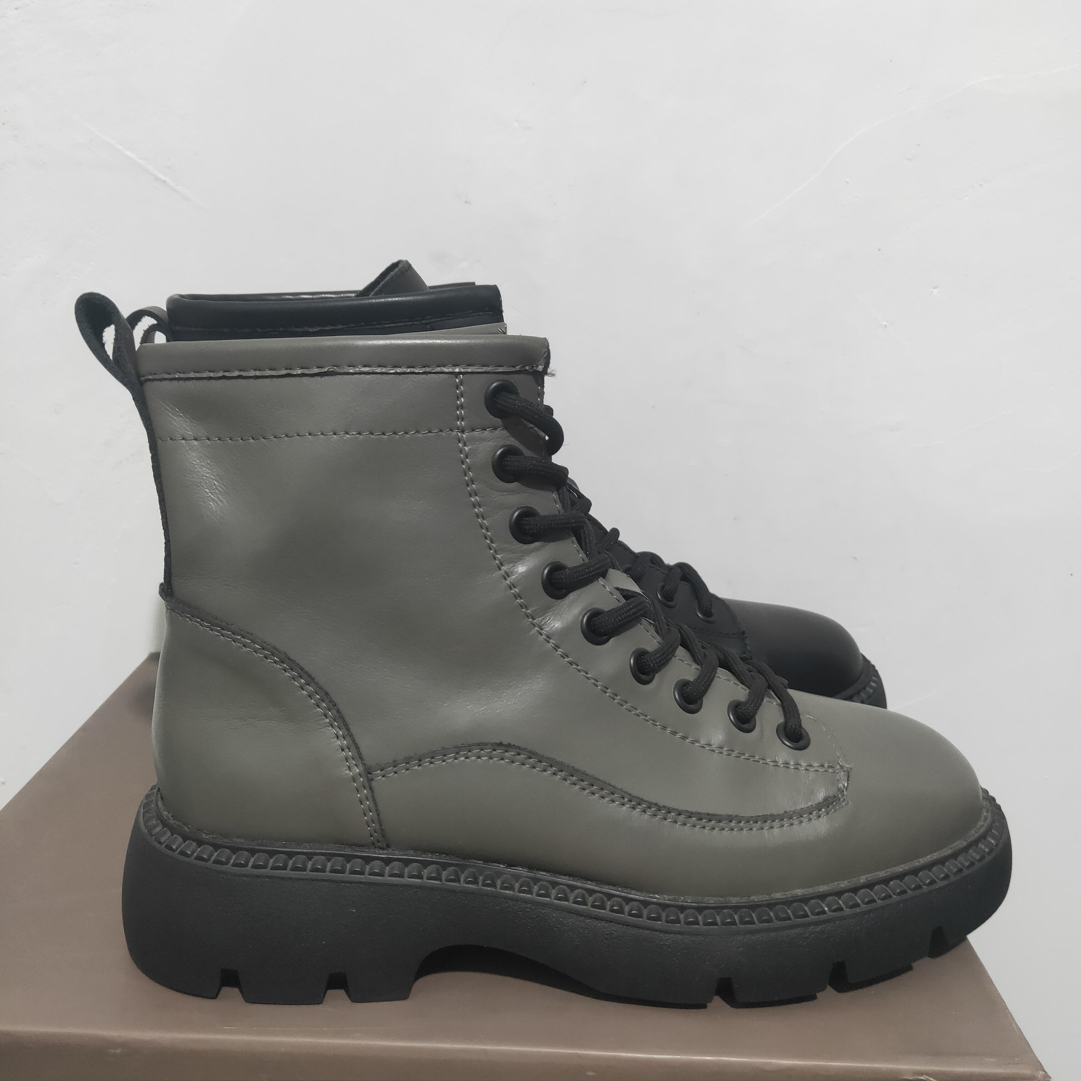 时尚休闲女靴W1501D23983