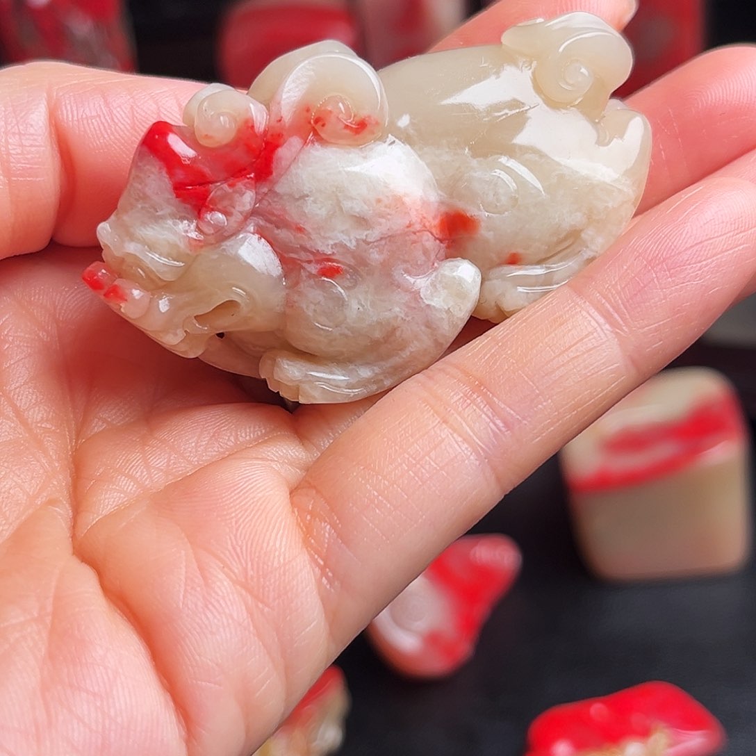 巴林石其他鸡血石貔貅手玩件