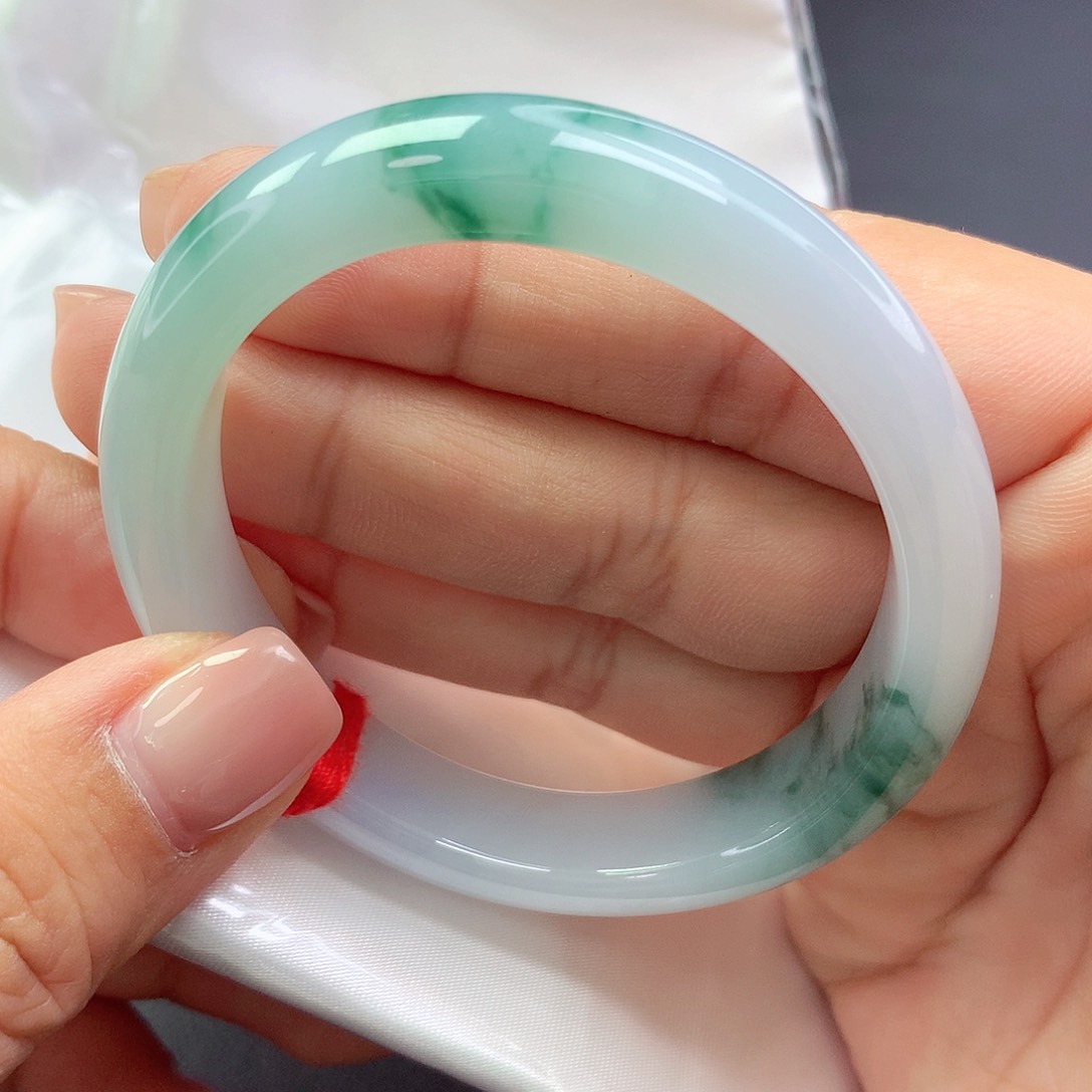 【闪购商品】未镶嵌手镯翡翠贵妃a 8939990