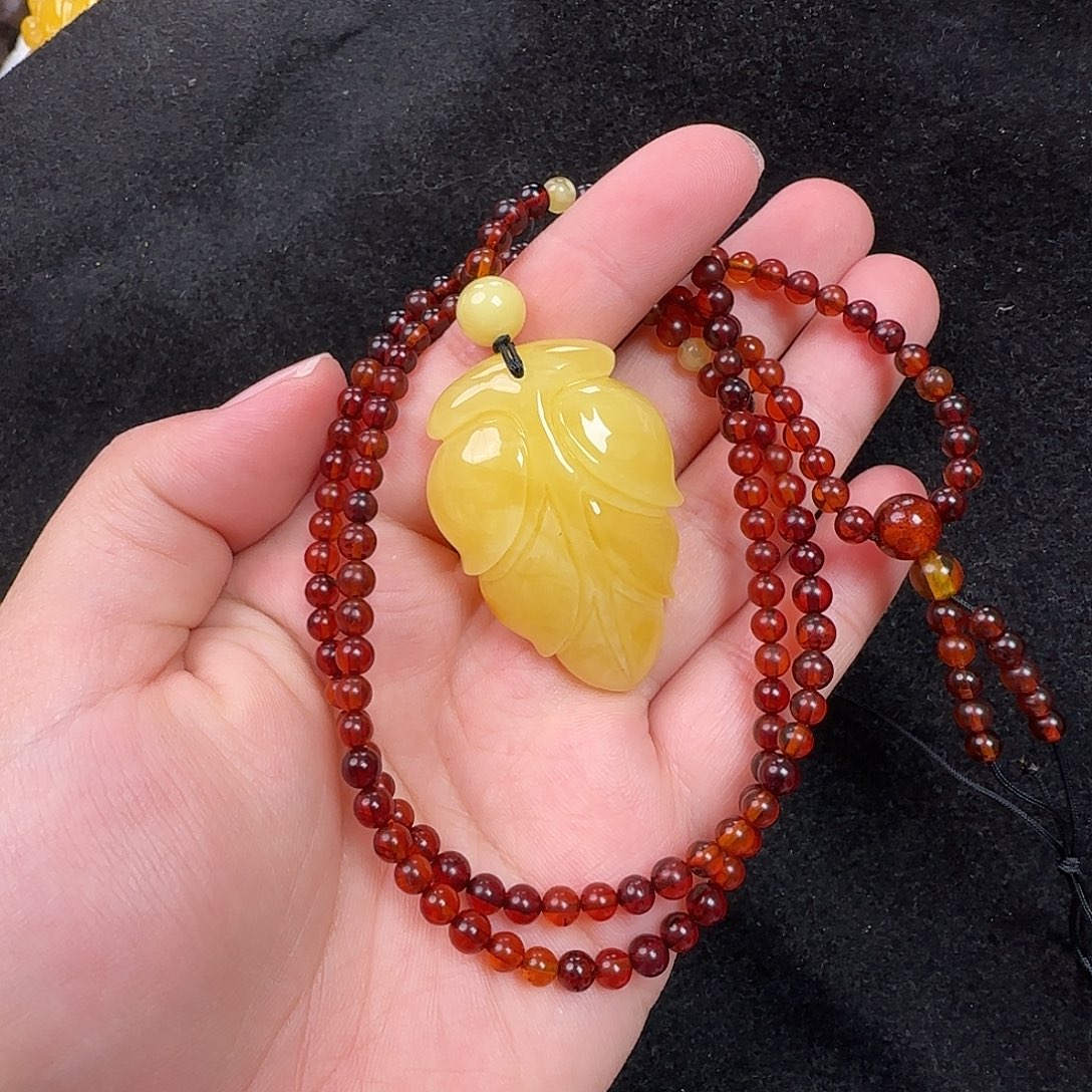 蜜蜡未镶嵌珠宝奇石