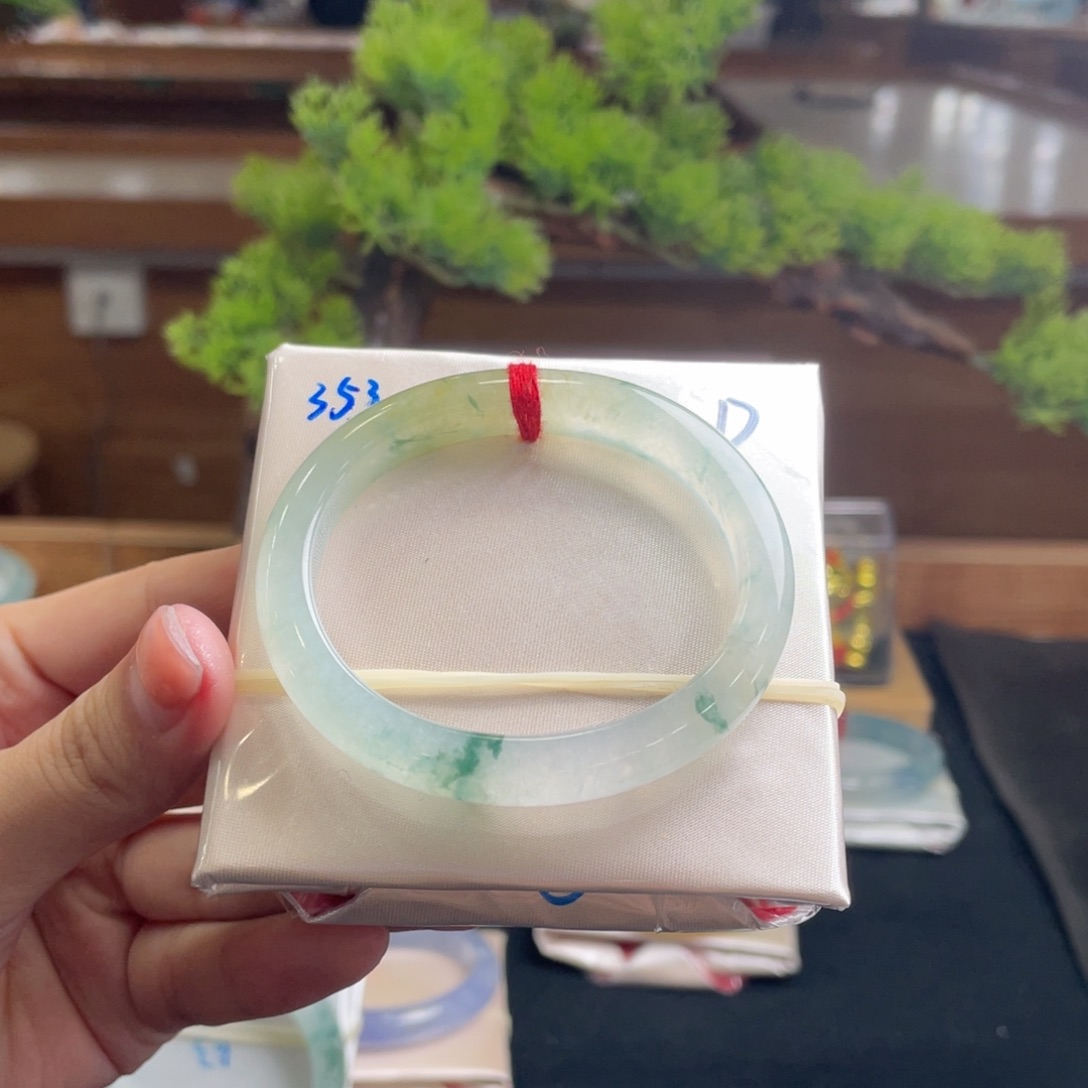 翡翠手镯未镶嵌52 贵妃