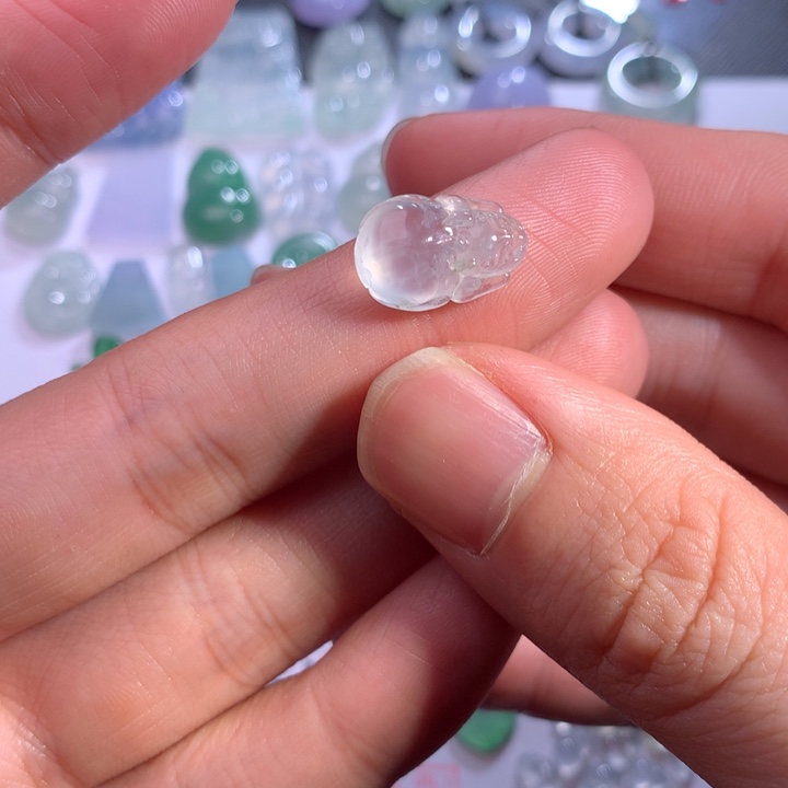 翡翠未镶嵌颈饰翡翠貔貅