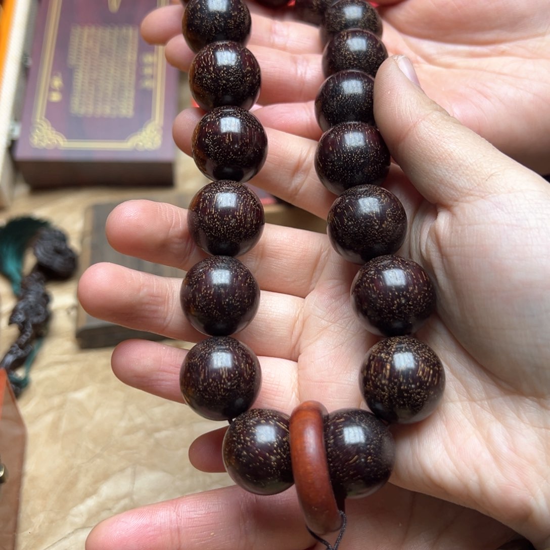 大叶紫檀（黑酸枝木类）