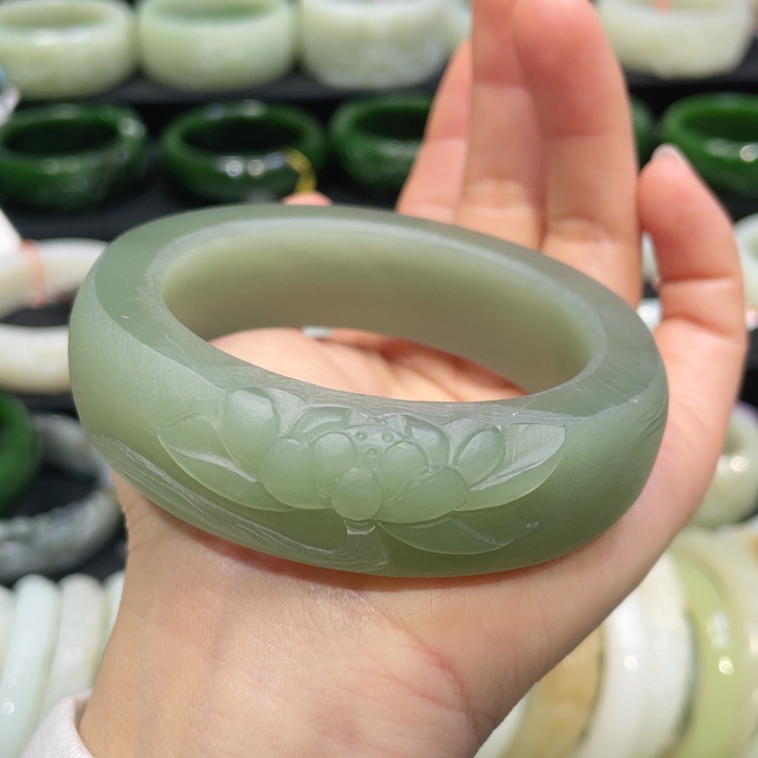 未镶嵌手镯和田玉25