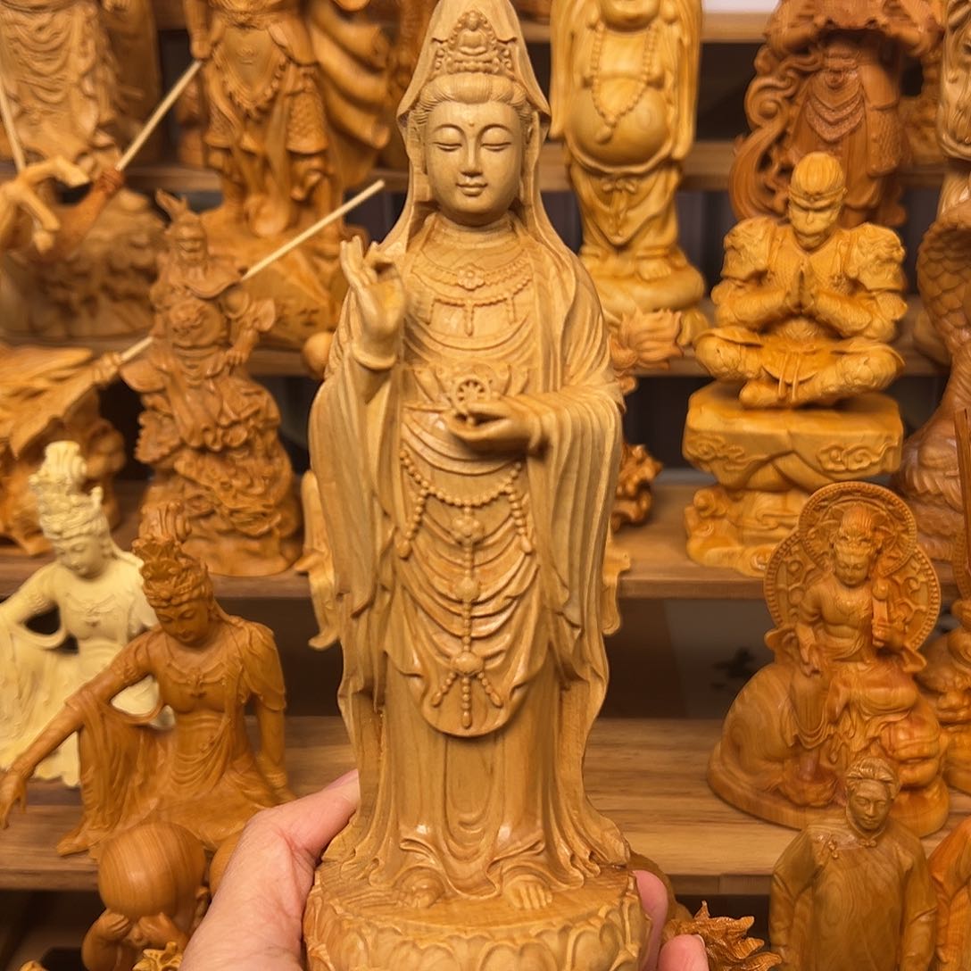 崖柏20公分观音家居摆件