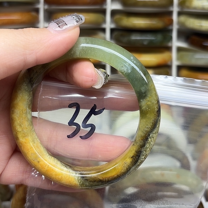 米***乐蛇纹石玉未镶嵌手镯（圆镯）