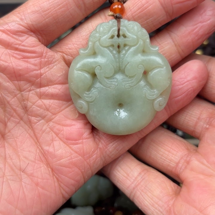 和田玉吊坠未镶嵌