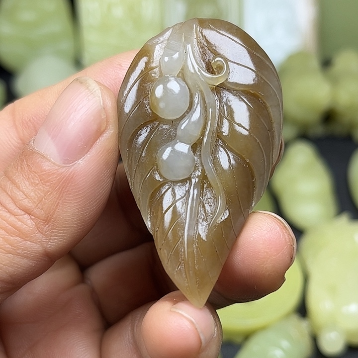 和田玉（糖玉）未镶嵌颈饰