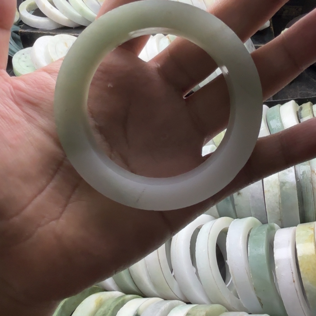 木***莊定制翡翠未镶嵌翡翠手镯定制