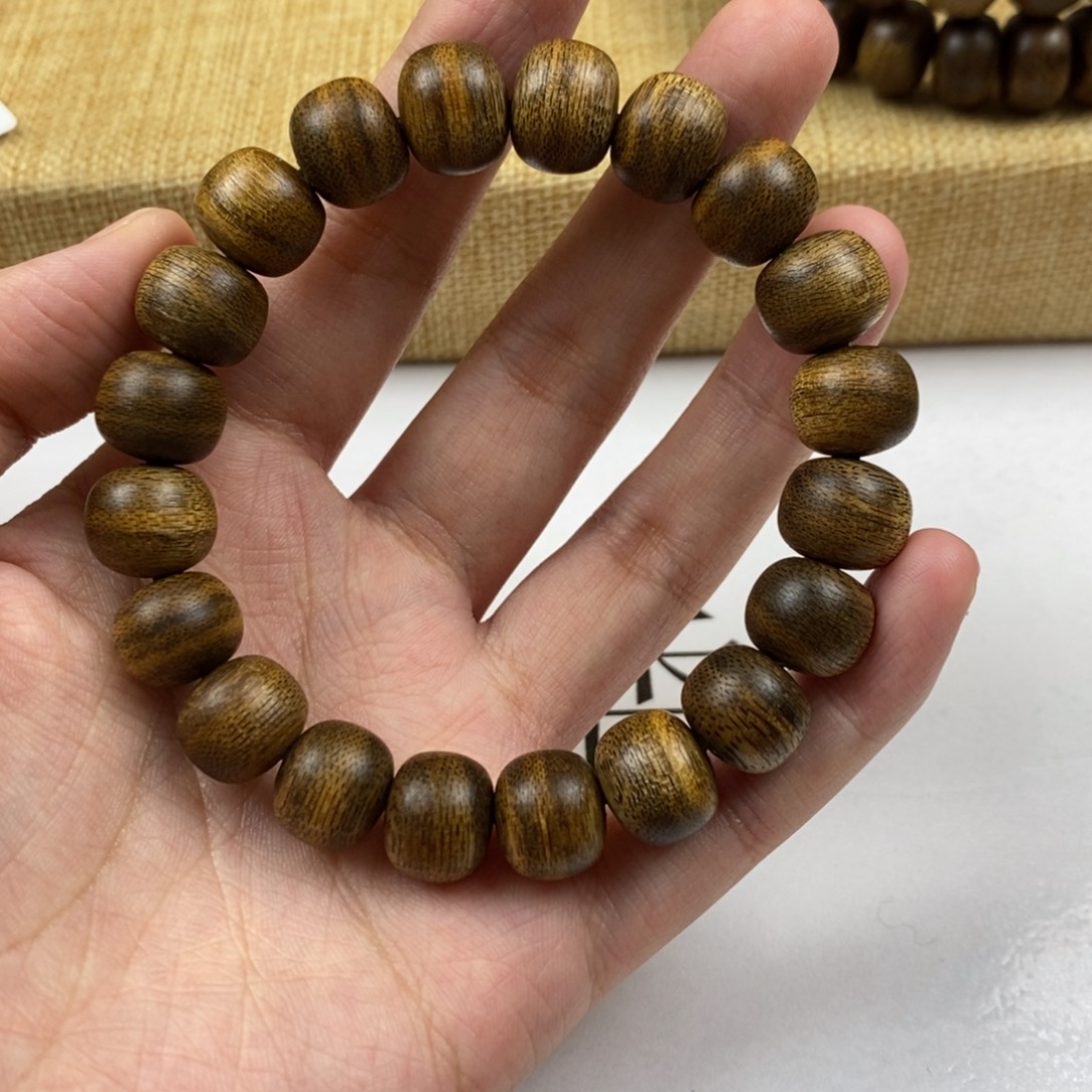 萨***斯手串沉香文莱沉香