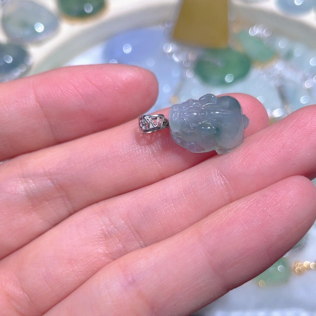 翡翠颈饰18K金镶嵌翡翠