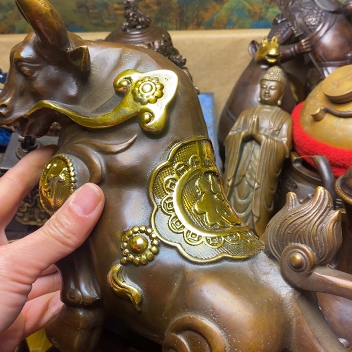 铜器摆件做工精良