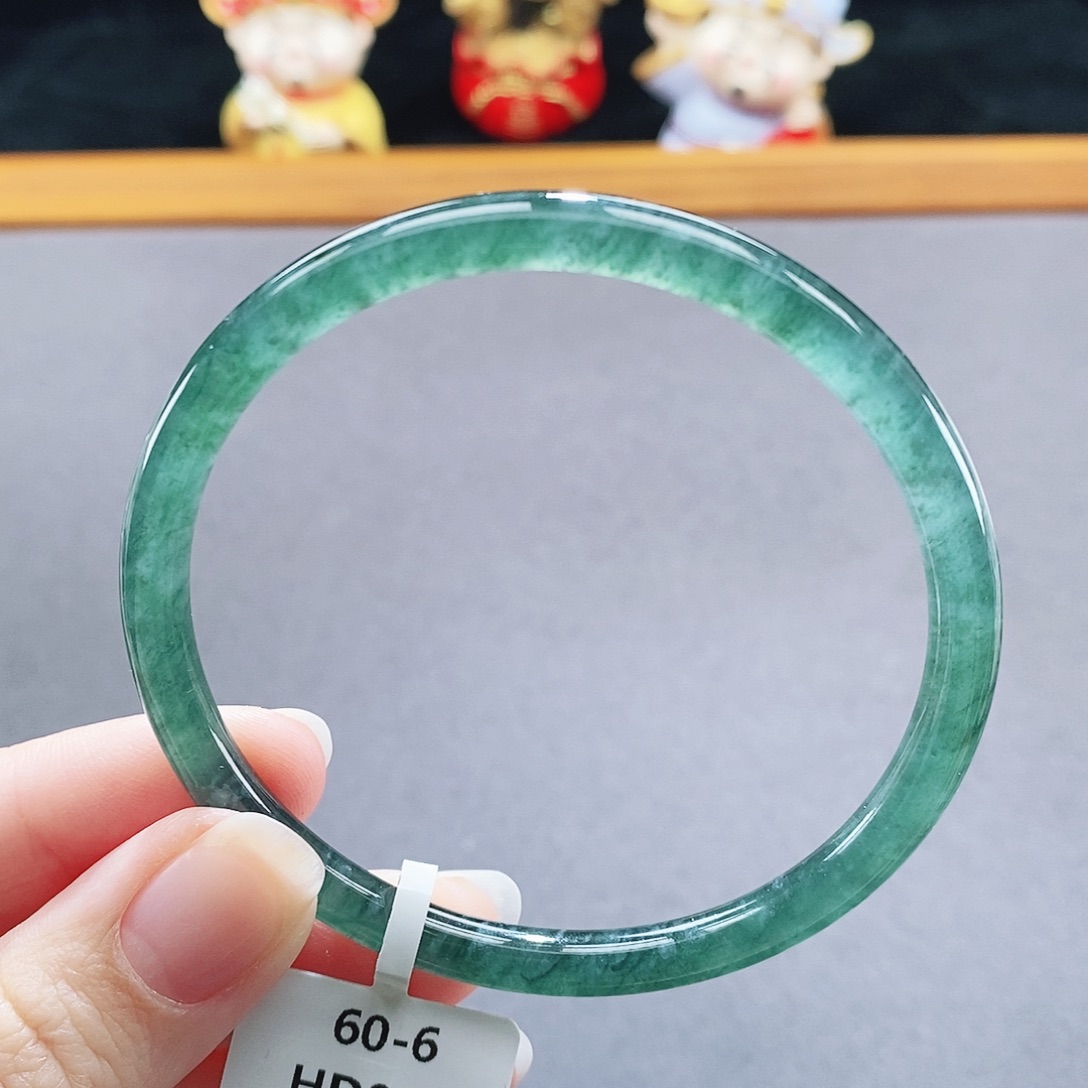 翡翠未镶嵌手镯107