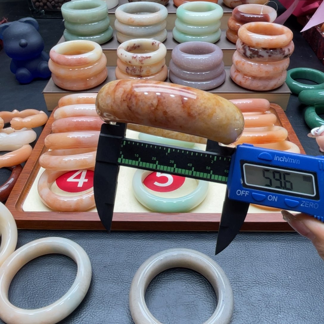 石英质玉未镶嵌手镯