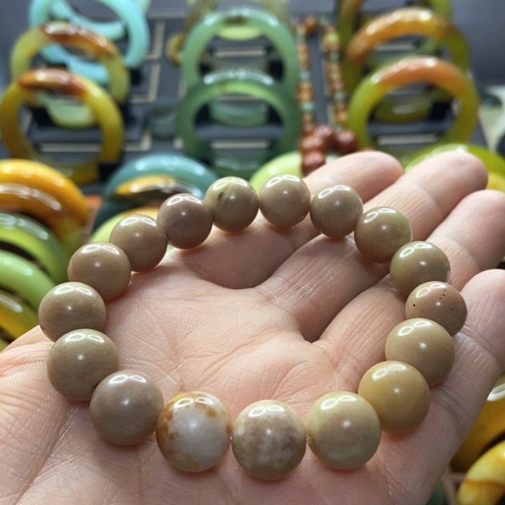 蛇纹石玉手镯未镶嵌