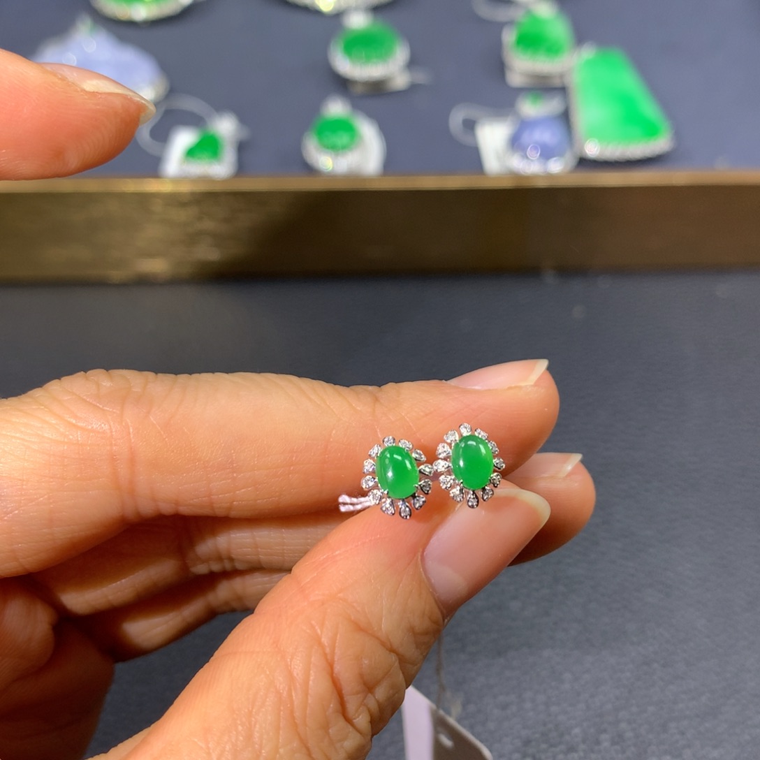 翡翠耳饰18K金镶嵌翡翠