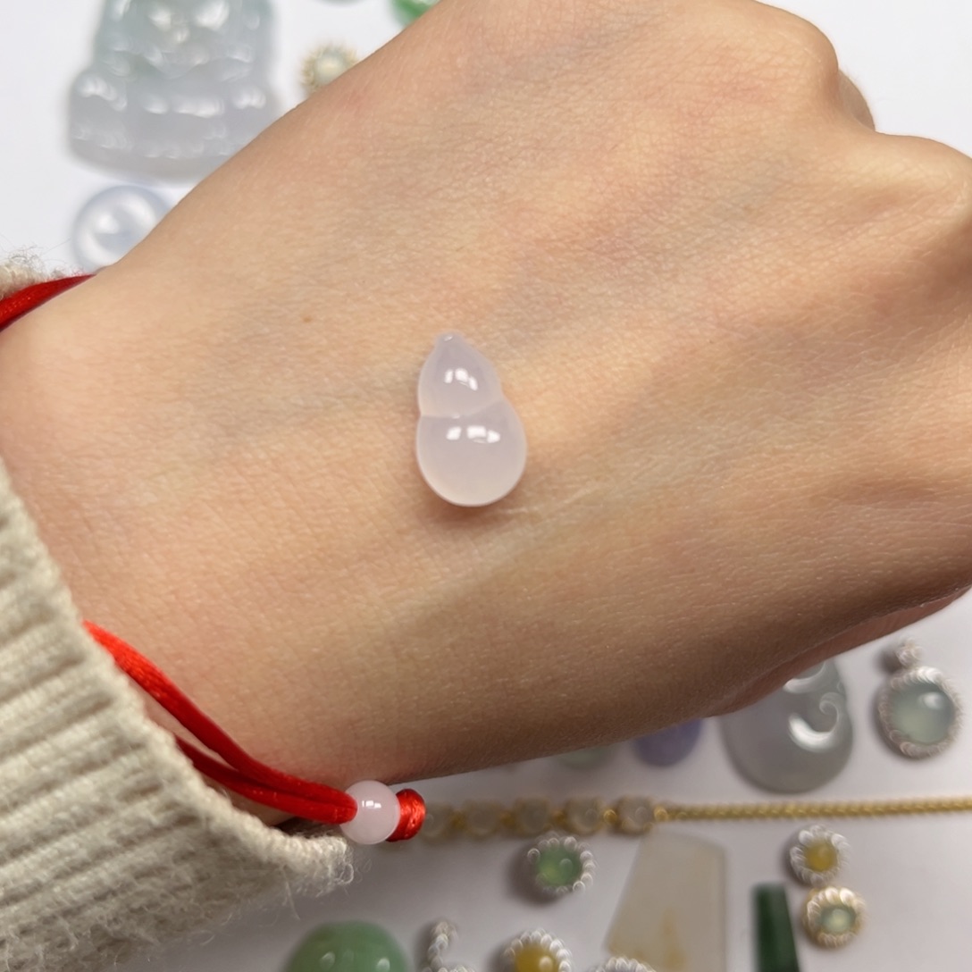 翡翠颈饰未镶嵌糯冰小葫芦